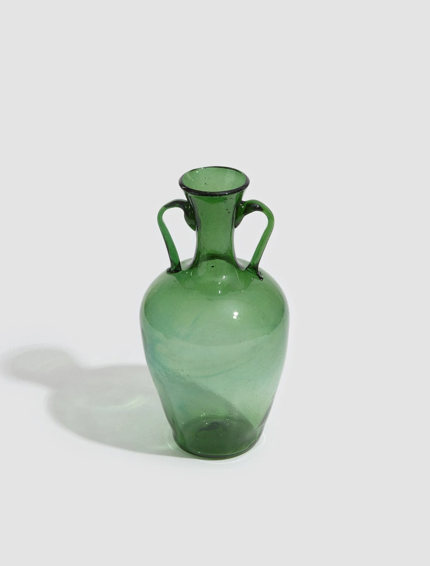 Amphora Vase in Emerald - Image 2