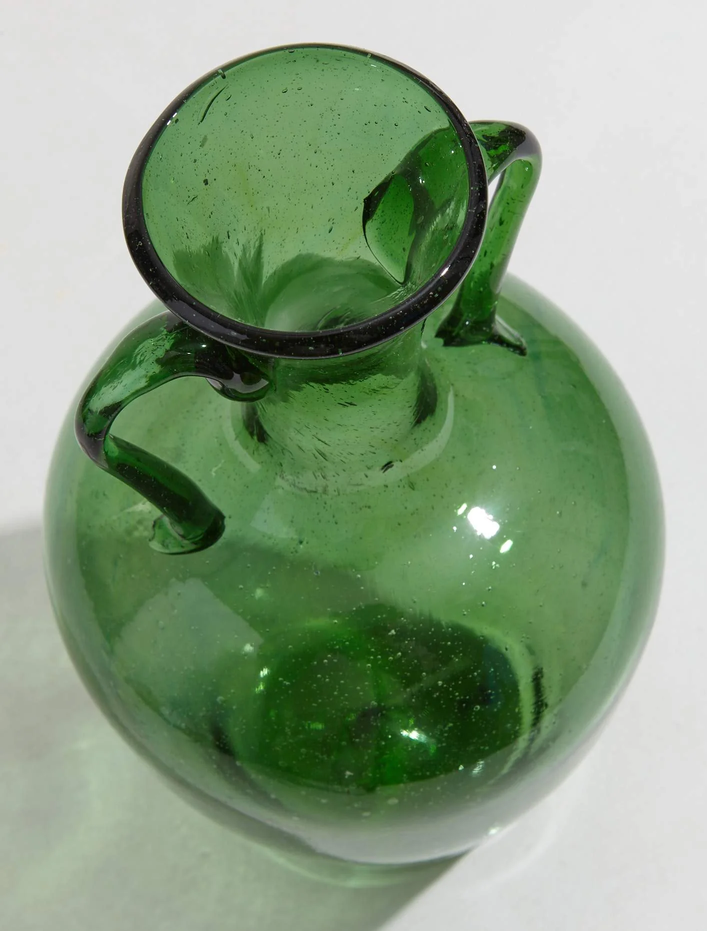 Amphora Vase in Emerald - Image 3