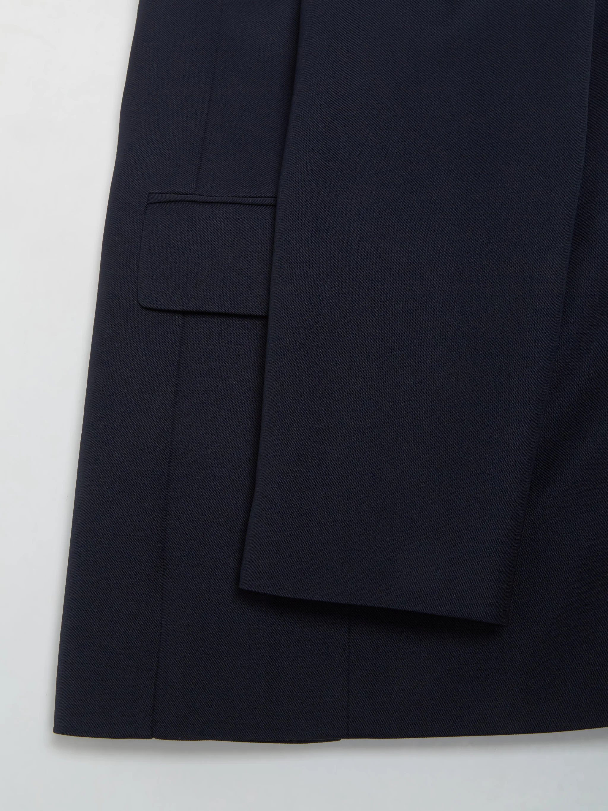 Benny Jacket in Navy - Image 6