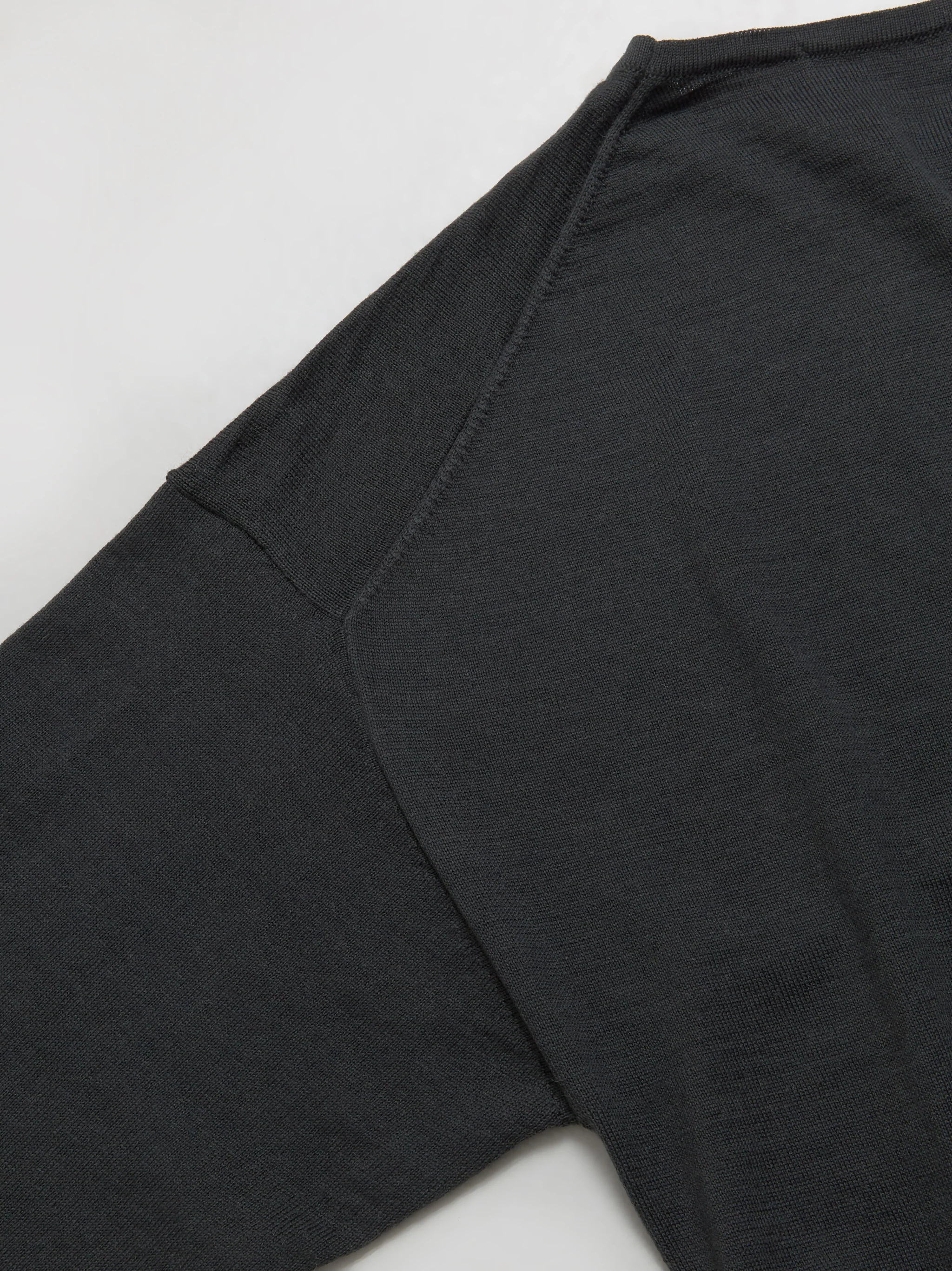 Crew Neck Jumper in Carbon - Image 5