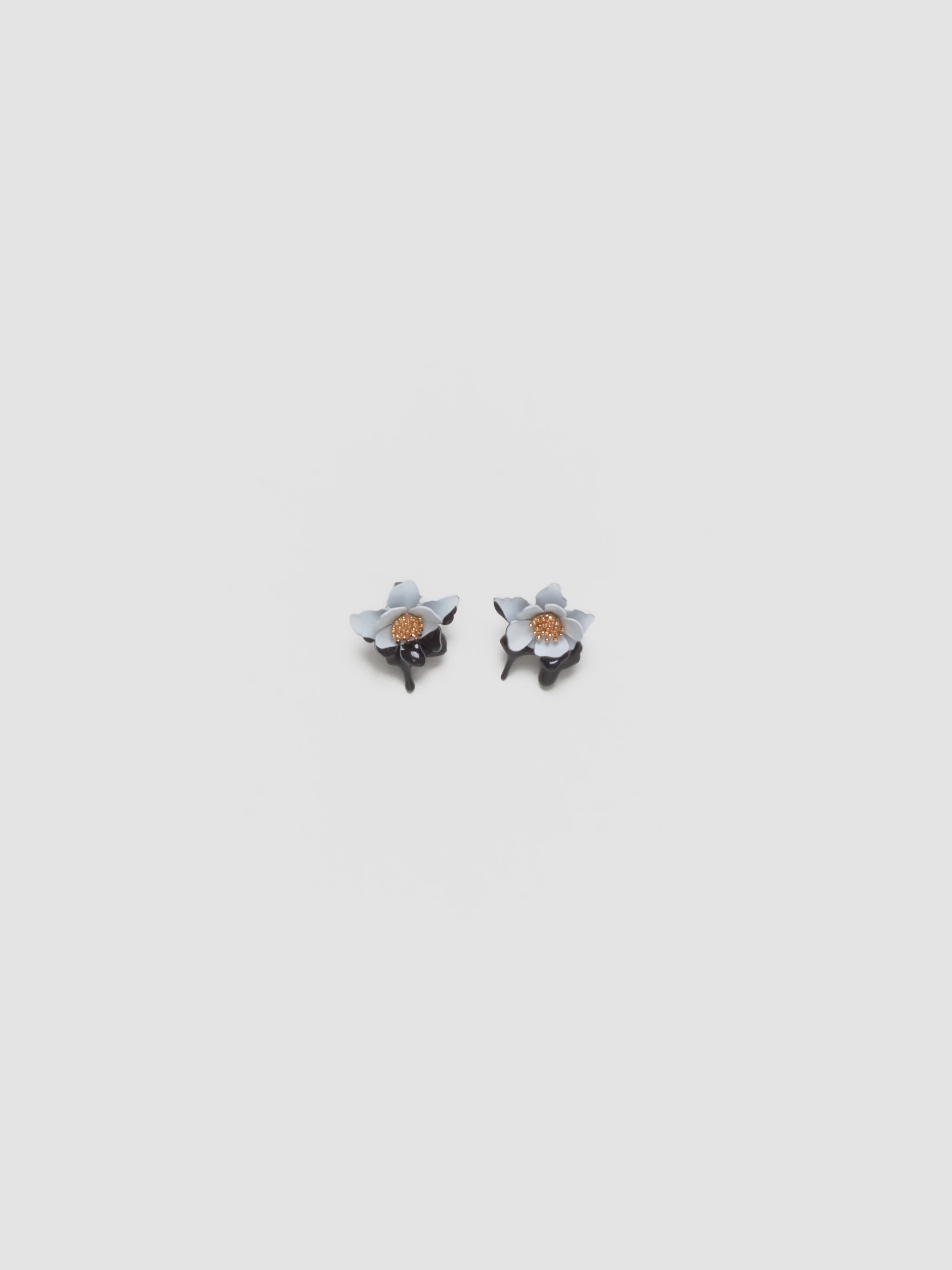 Daisy Earring in White & Black