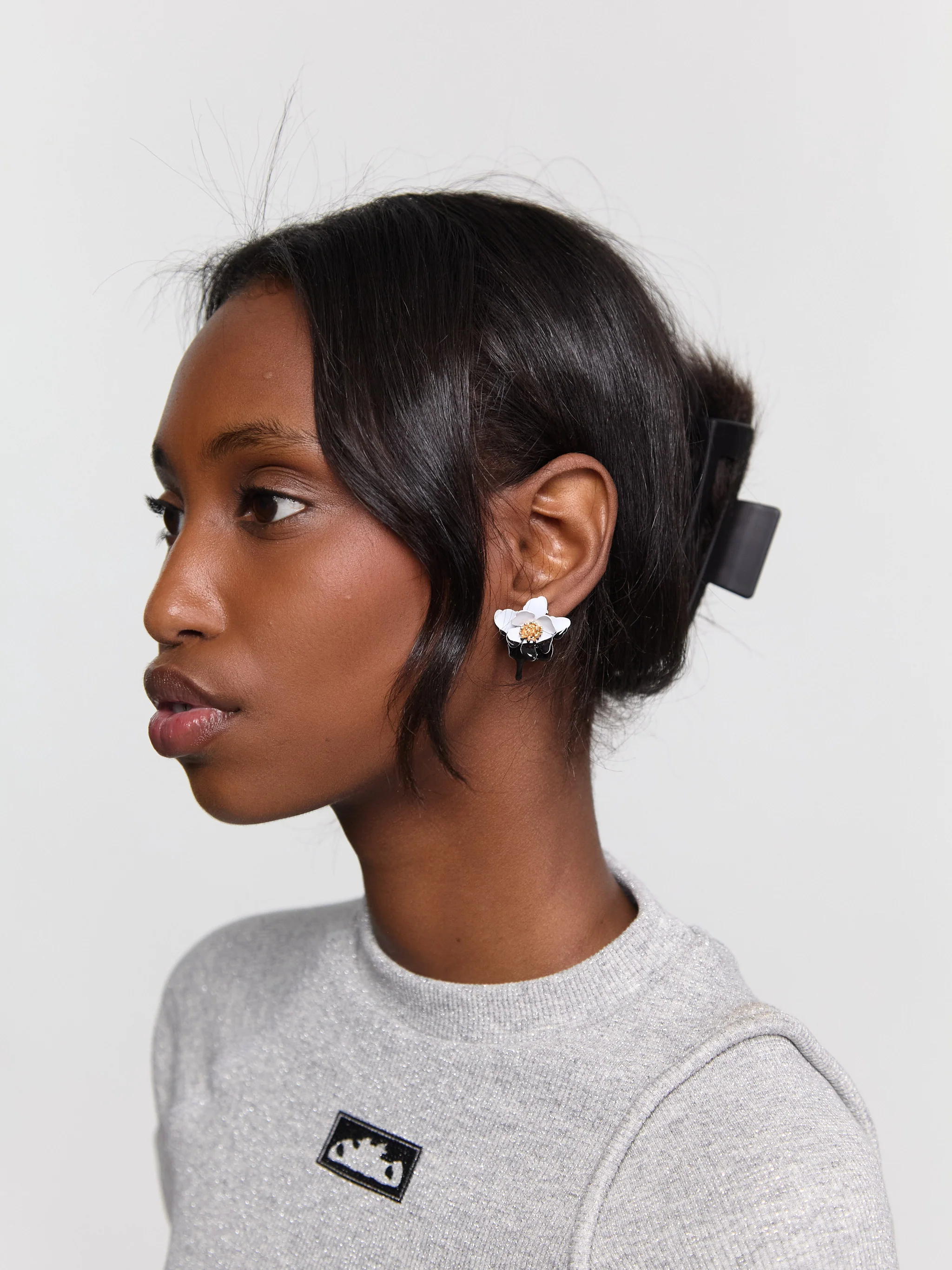 Daisy Earring in White & Black - Image 2