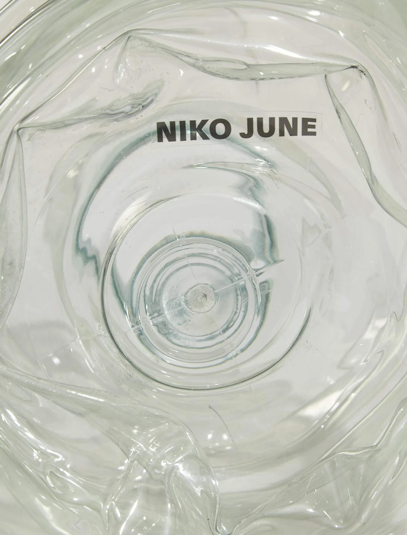 Eros Torso Hue Vase in Green - Image 3