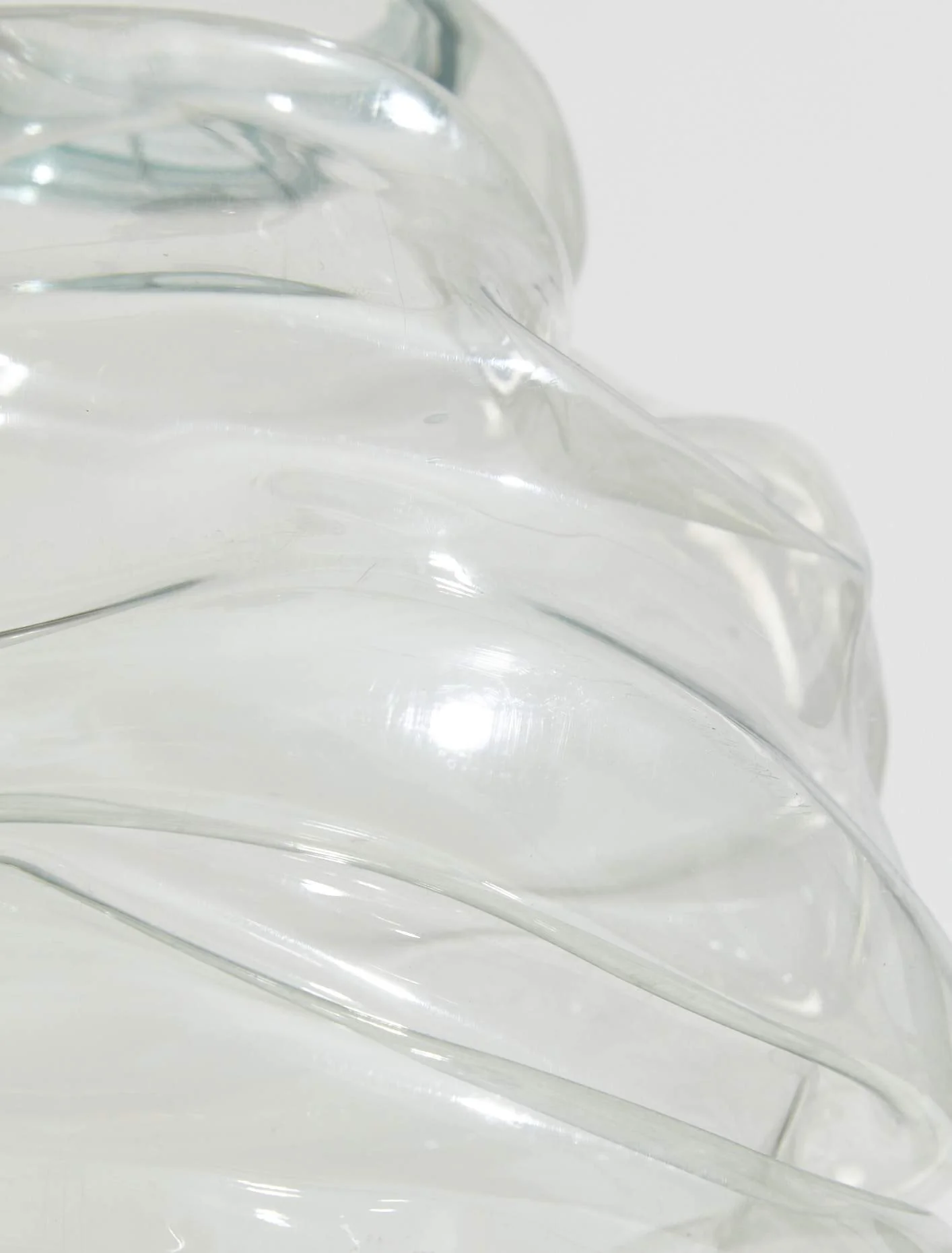 Eros Torso Hue Vase in Green - Image 4