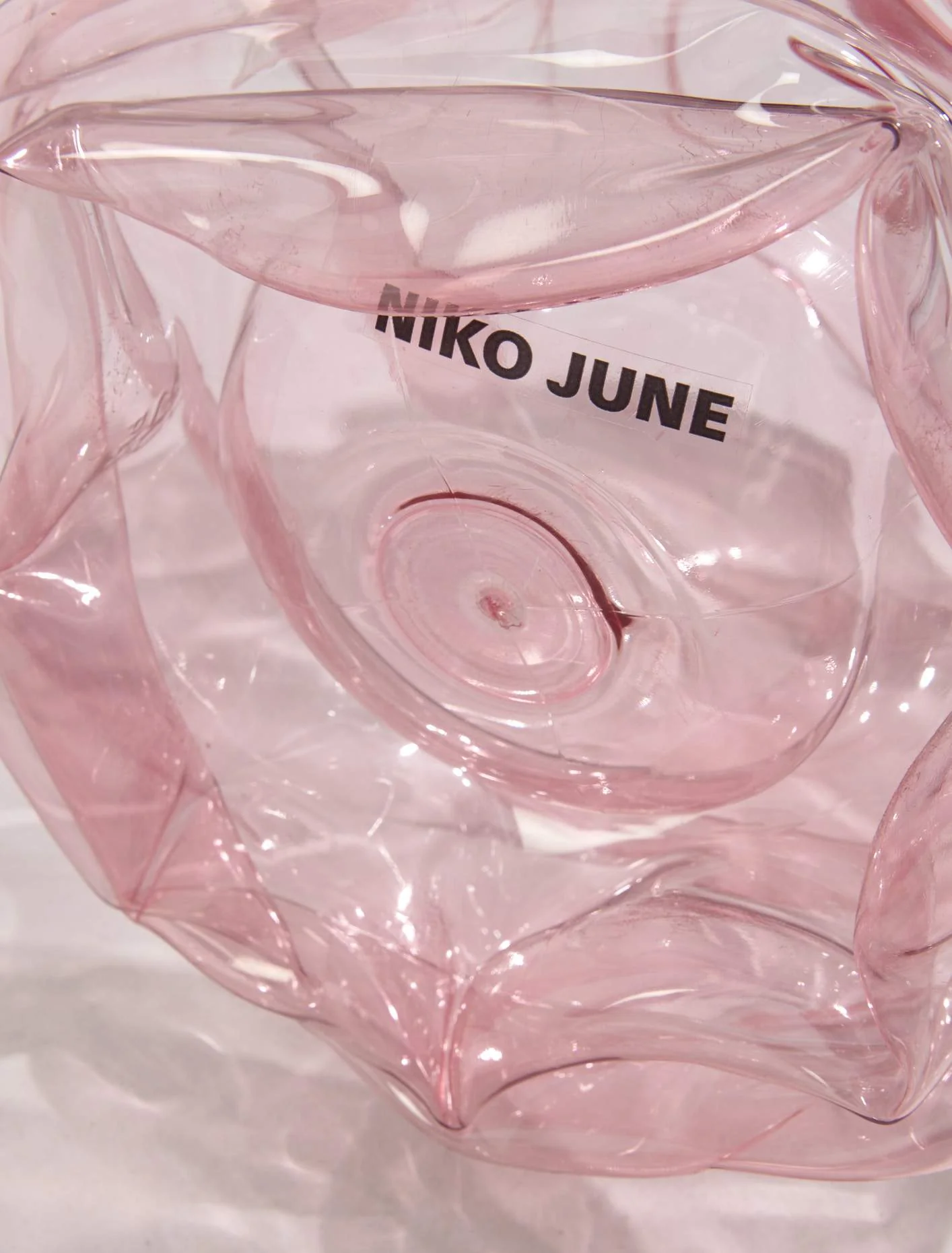 Eros Torso Hue Vase in Pink - Image 3