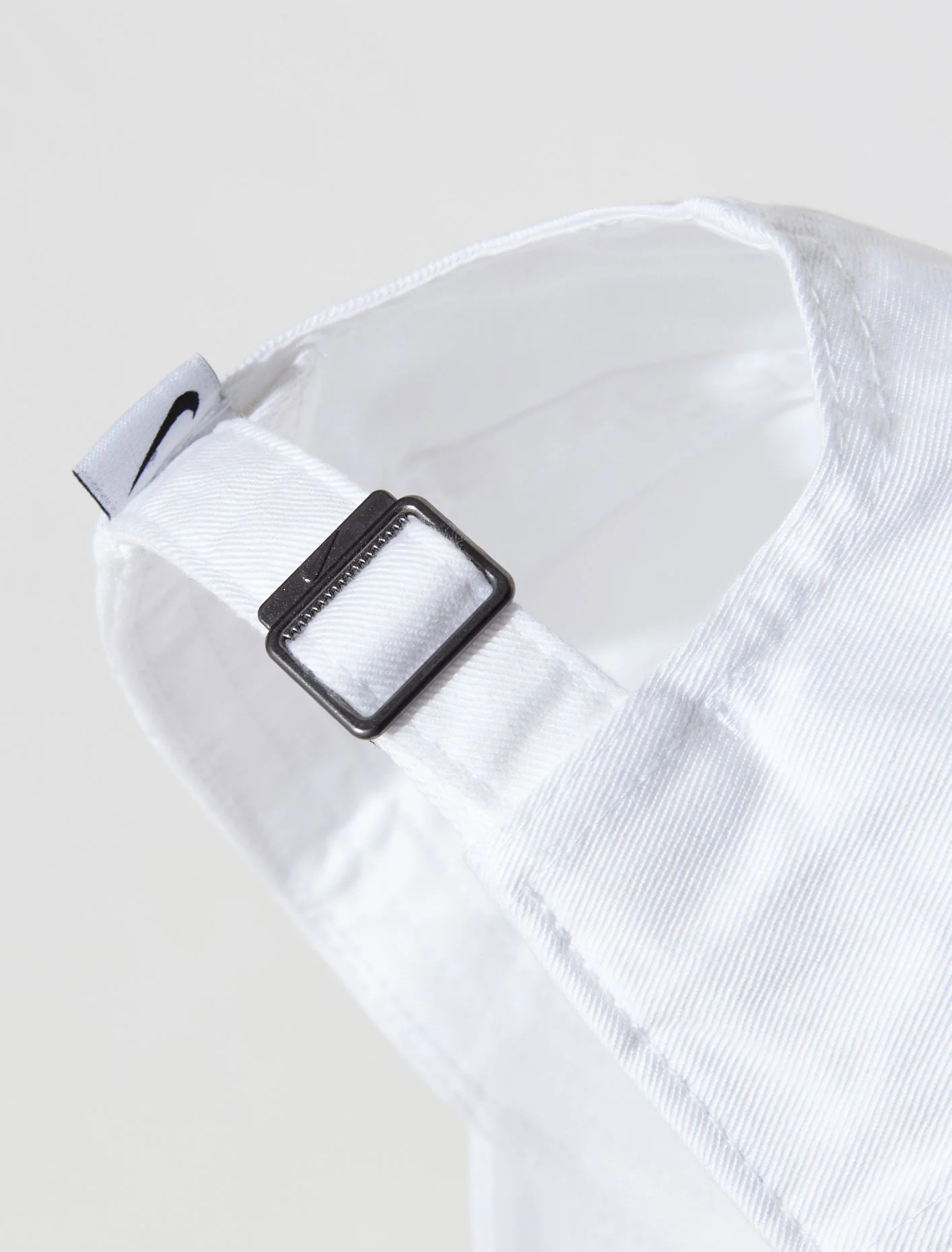 Heritage 86 Cap in White - Image 4