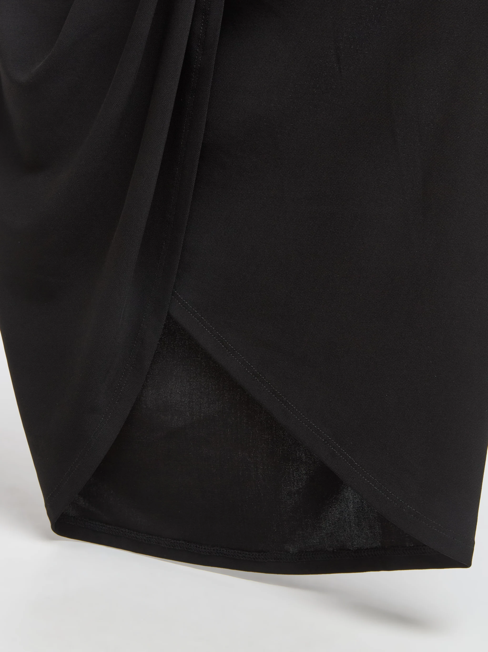 La Mini Jupe Drapeado in Black - Image 3