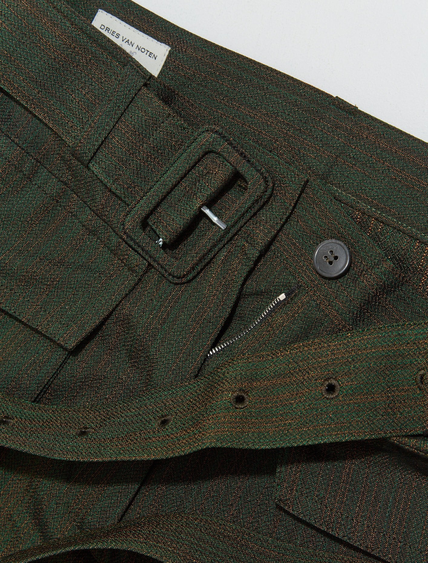 Peza Shorts in Green - Image 2