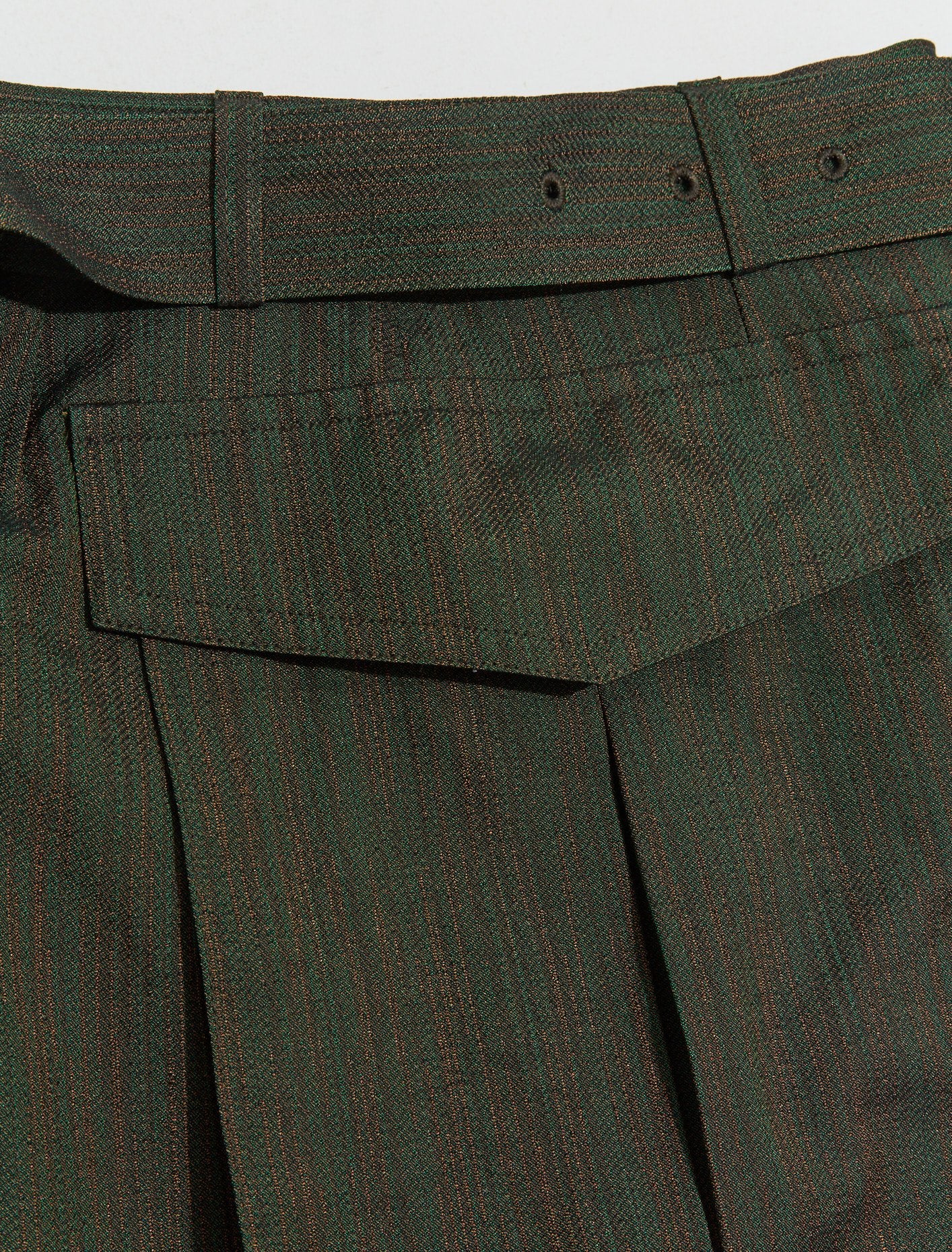 Peza Shorts in Green - Image 3