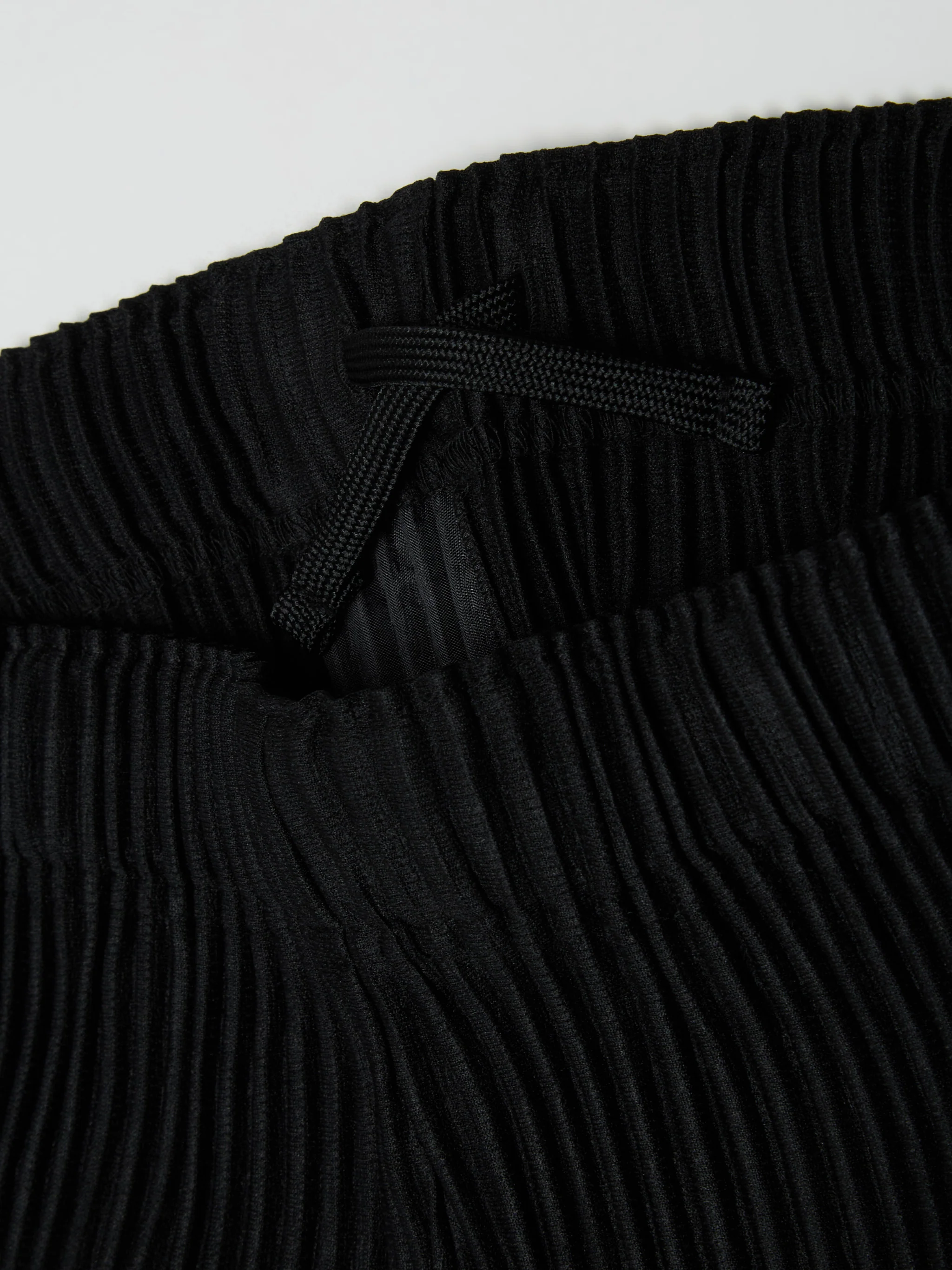 Pleated Shorts in Black - Image 3