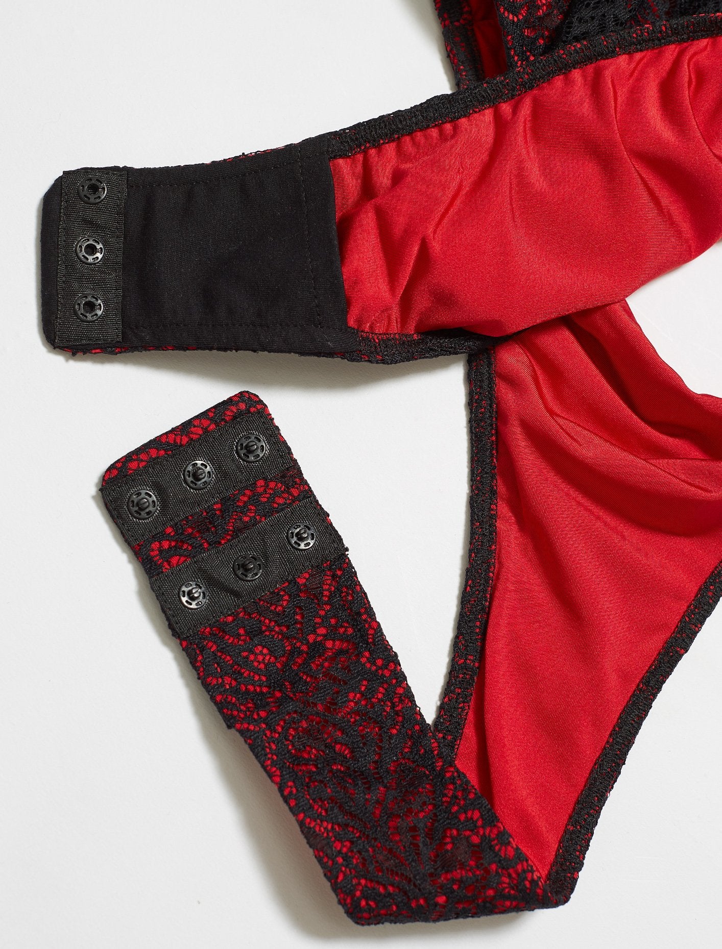 Ruched Cut-Out Lace Bodysuit In Black & Red - Image 3