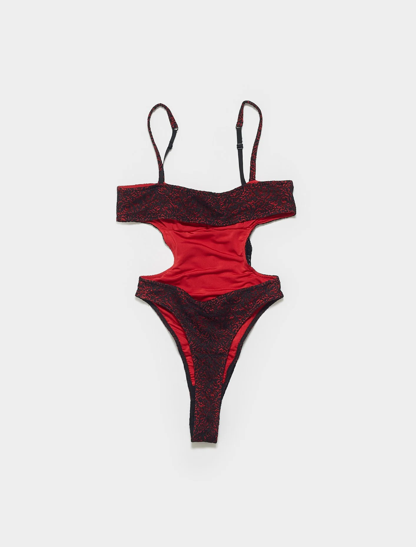 Ruched Cut-Out Lace Bodysuit In Black & Red - Image 4