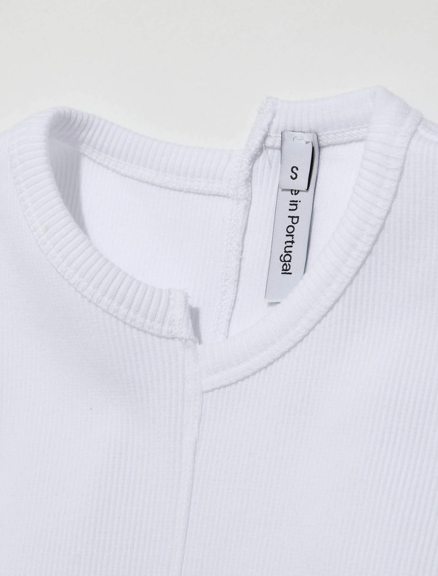 T-Shirt in White - Image 2