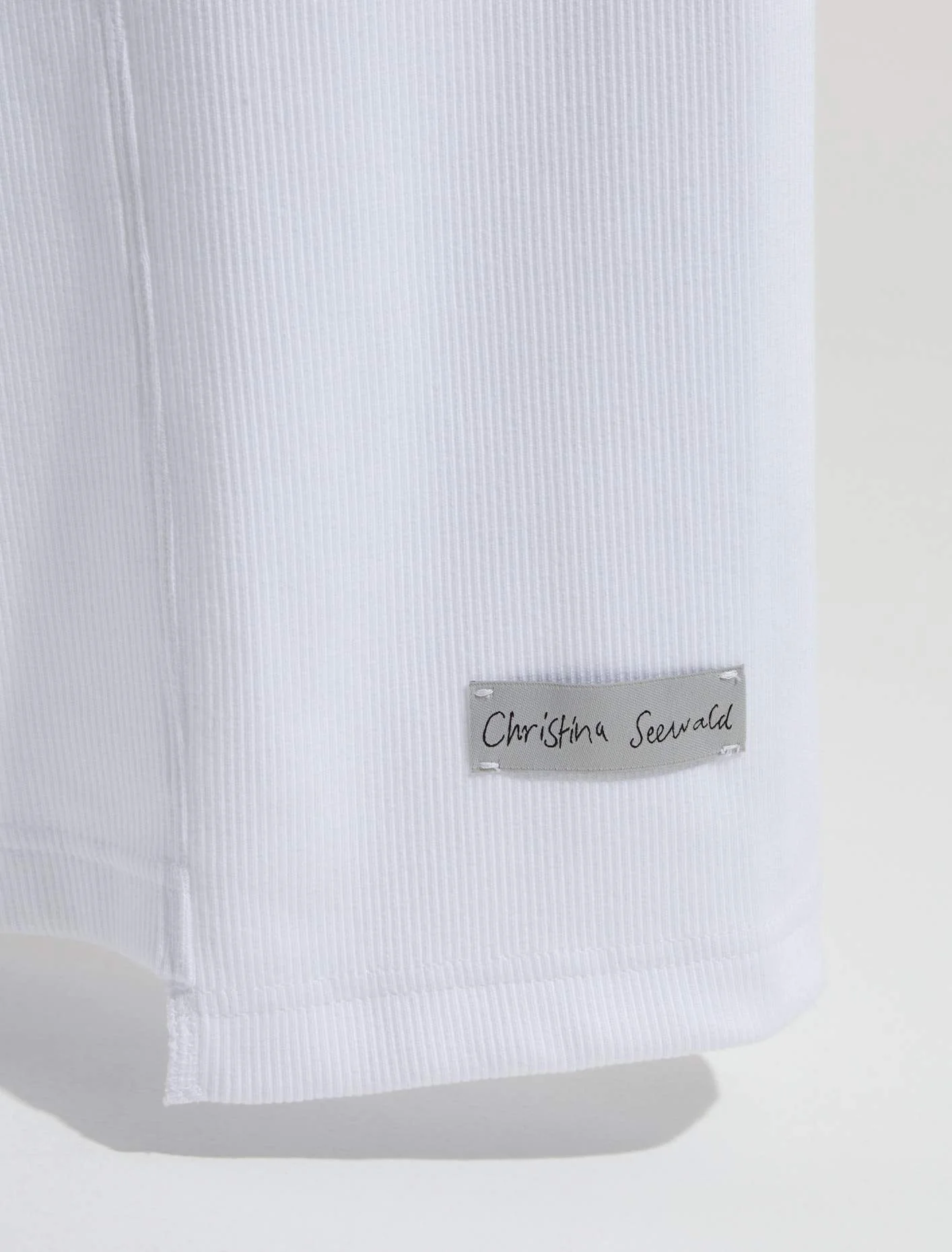 T-Shirt in White - Image 3