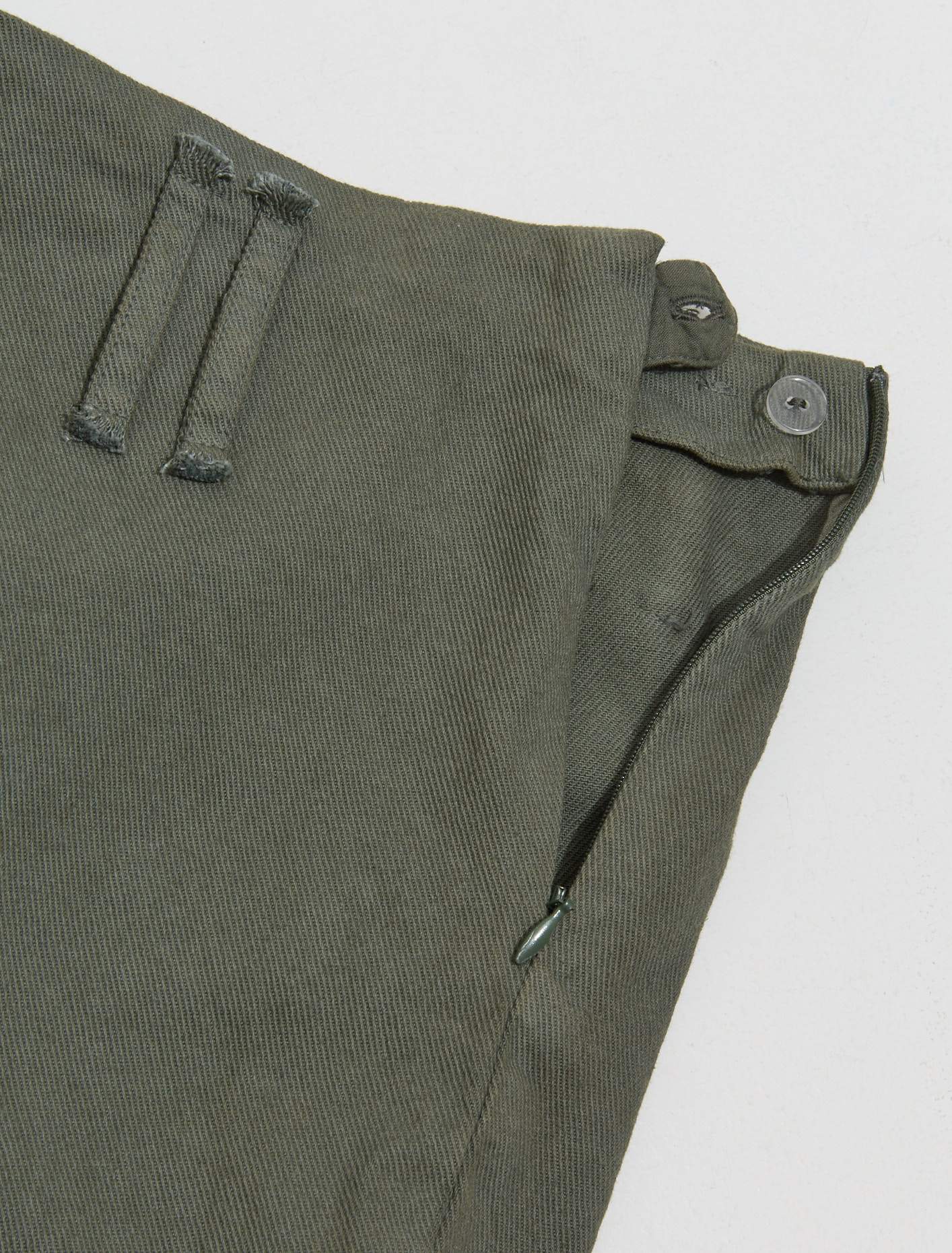 Tineta Shorts in Green - Image 3